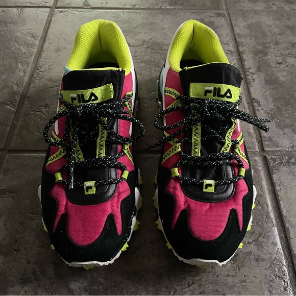 Fila Shoes - Fila Trail-R CB Wmn Cerise Black Love Bird Sneakers . US 9.5 Euro 41 . Stylish